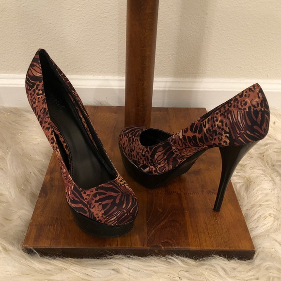 Fabulous Qupid Camel Multianimal Satin Heels - Picture 1 of 8